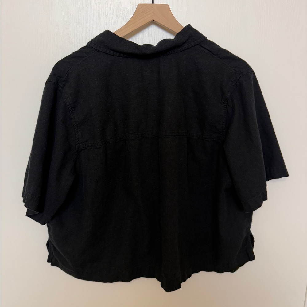 Universal Thread Black Short-Sleeve Button Shirt - Picture 2 of 5
